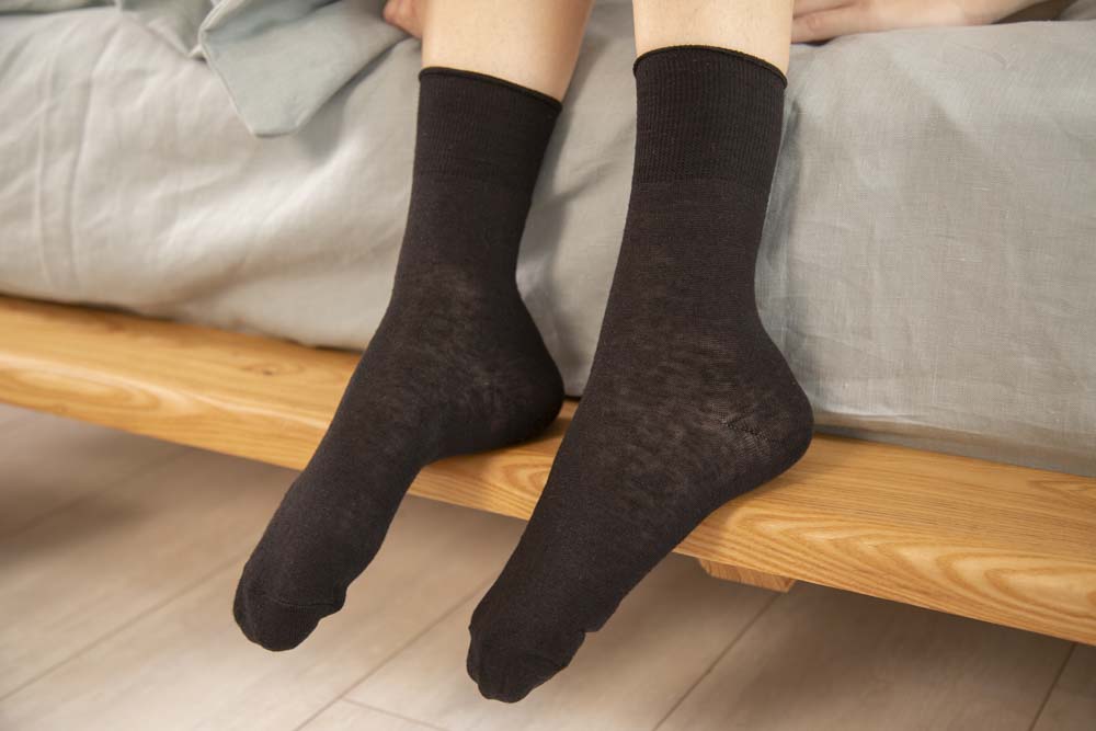 Uzor Wear представляет черные конопляные носки из 95% конопли и 5% лайкры